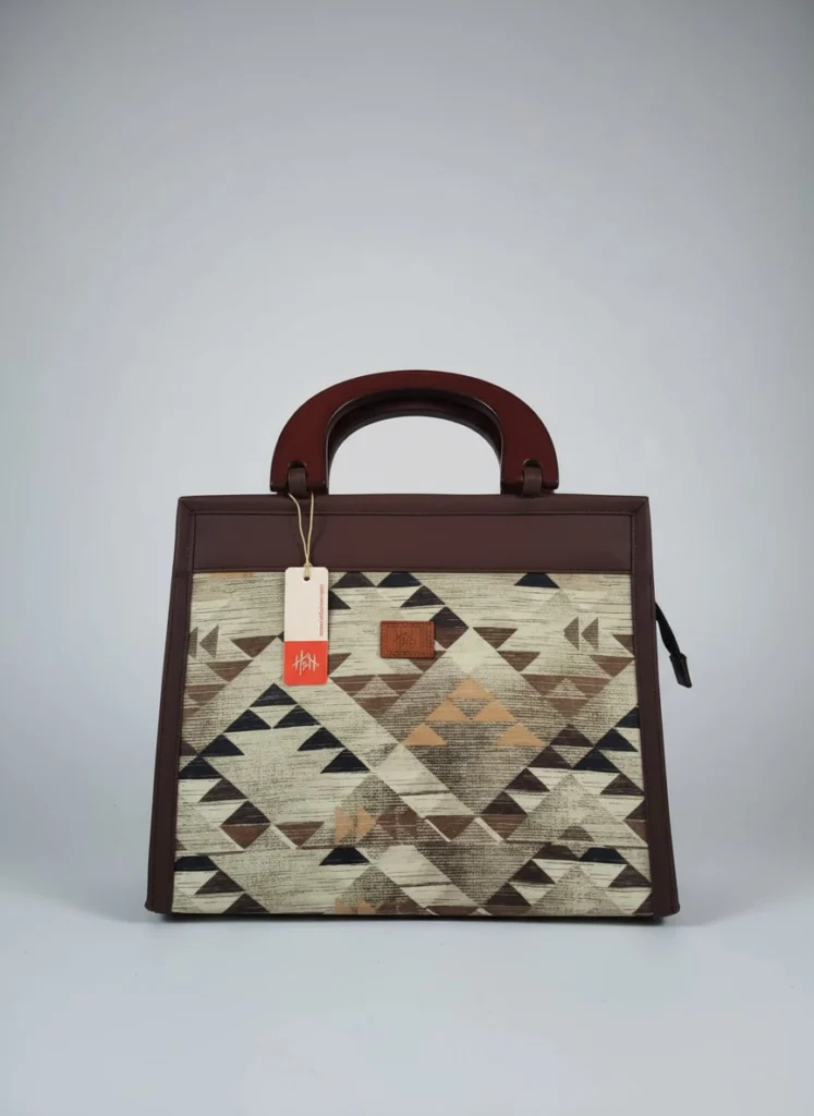 Printed Wooden Handle Handbag with 3 Inner Compartments