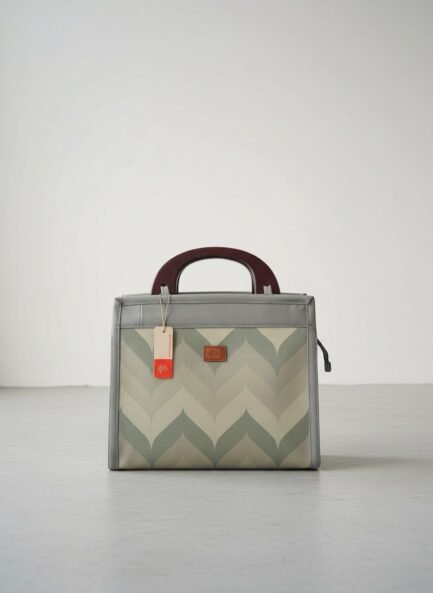 Printed Wooden Handle Handbag with 3 Inner Compartments
