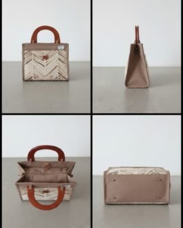 Printed Wooden Handle Handbag with 3 Inner Compartments
