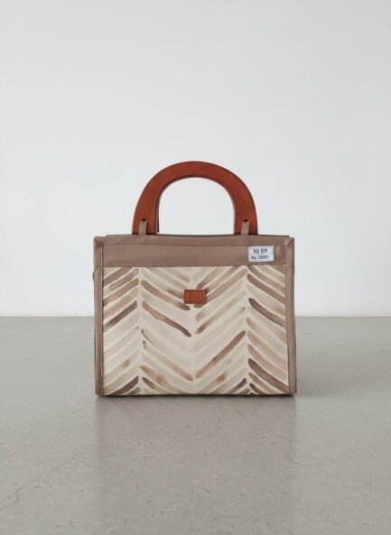 Printed Wooden Handle Handbag with 3 Inner Compartments